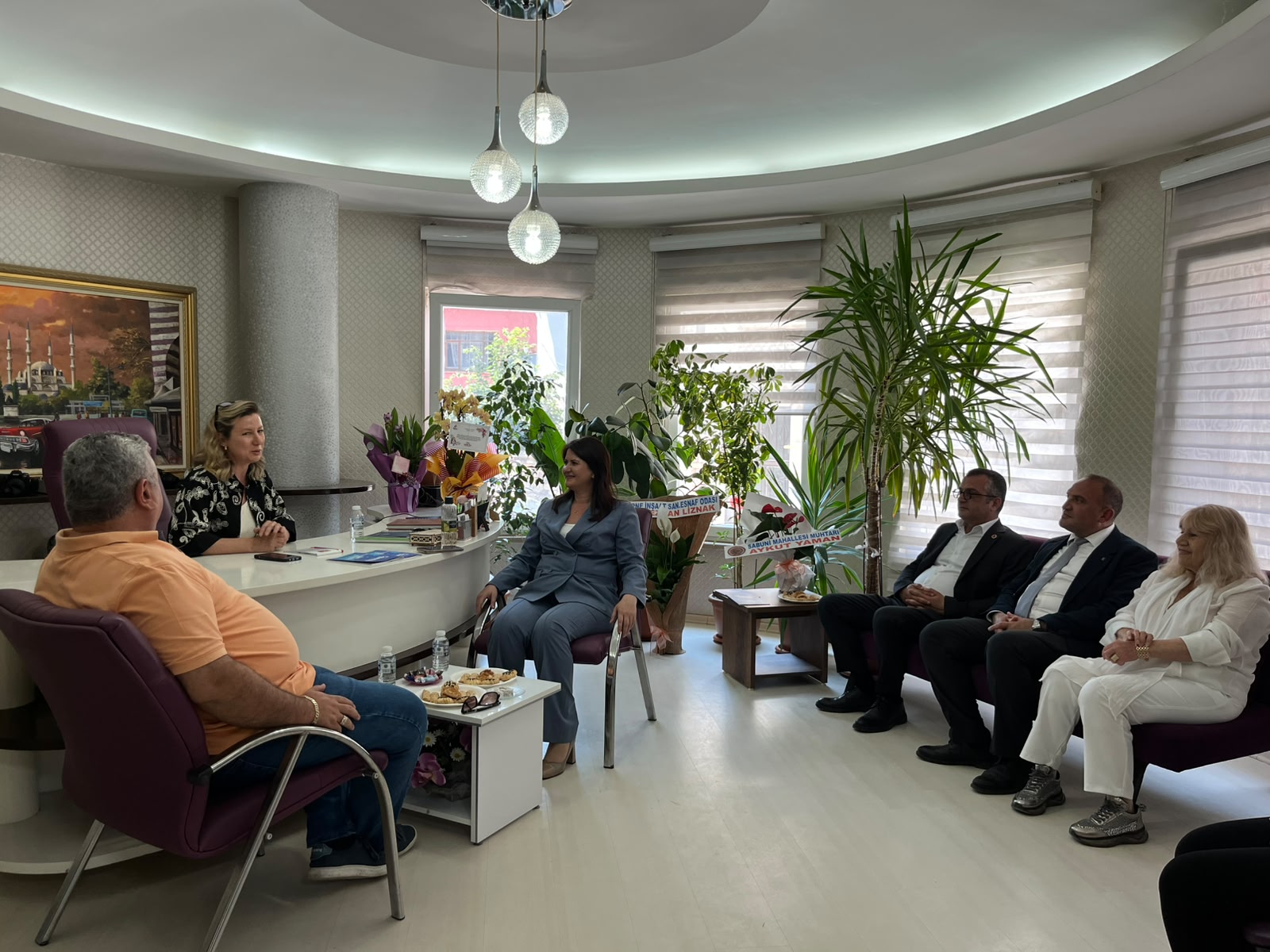 Edirne’de ilkeli, doğru ve objektif habercilik anlayışıyla kentin nabzını tutan, yerel basının güçlü sesi edirneahval.com internet haber sitesi, yayın hayatındaki 10’uncu yılını gururla kutladı.